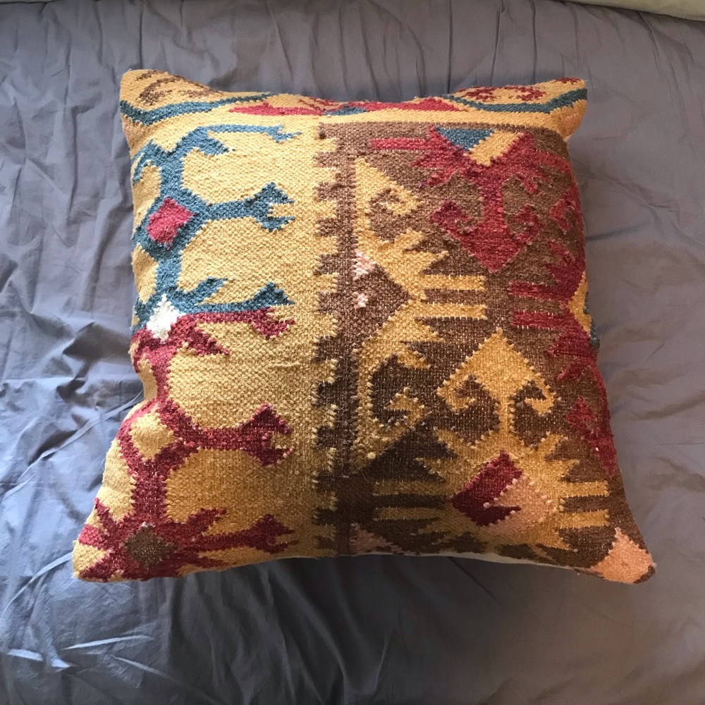Bohemian/kilim style 22x22 in pillow
